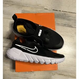 Size 5.5 (GS) - Nike Flex Runner 2 Low Black White